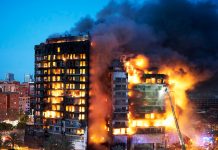 España: Asciende a cinco el número de fallecidos por fatal incendio Foto: Incendio en España /cortesía