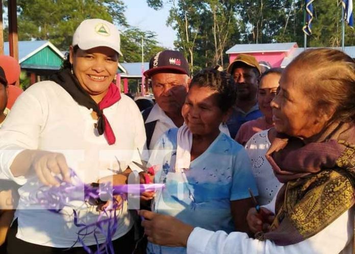 1 Foto: Ministra del MEFCCA visita zona productiva en el Caribe Norte/TN8