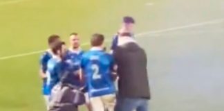 Foto: VIDEO: aficionados golpean a un árbitro con una bengala tras derrota de su equipo/Cortesía