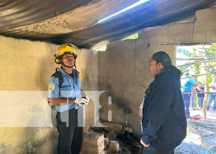 Foto: Familia lo pierde todo tras incendio en una comunidad fronteriza de Somoto / TN8