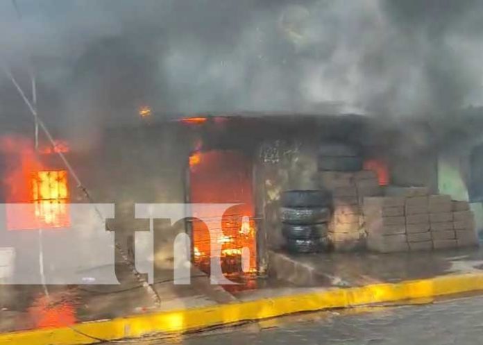 1 Foto: Voraz incendio arrasa con dos viviendas en el Barrio El Progreso de Acoyapa / TN8