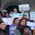 Familias de Nueva York contra agencia de servicios infantiles