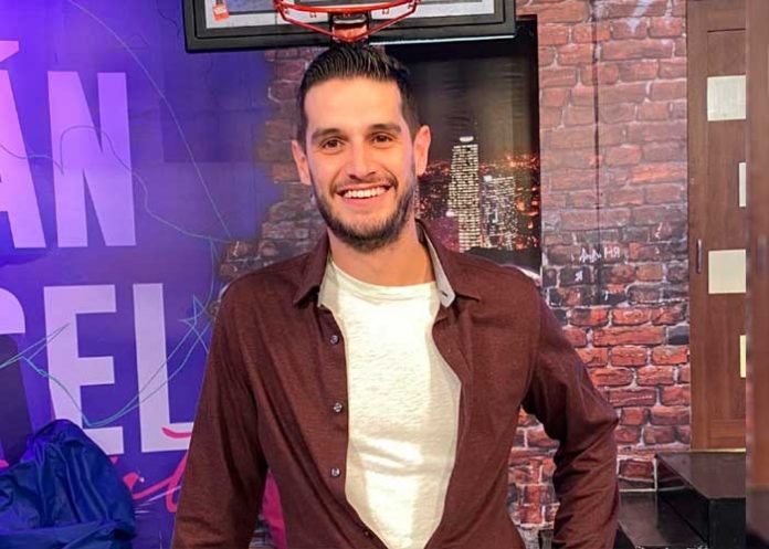 1 Por poco no la libra; Adrián Marcelo casi es atropellado