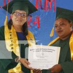 URACCAN gradúa a 45 profesionales en histórica ceremonia en Prinzapolka Foto: URACCAN gradúa a 45 profesionales en histórica ceremonia en Prinzapolka/TN8