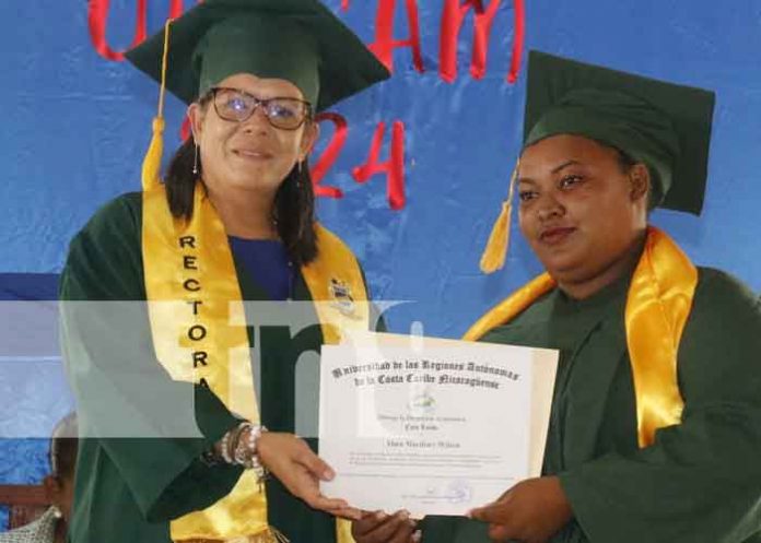 Foto: URACCAN gradúa a 45 profesionales en histórica ceremonia en Prinzapolka/TN8