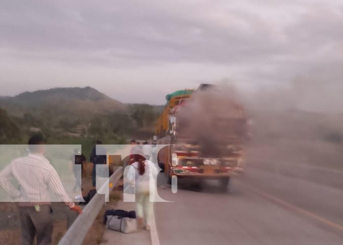 Por poco queda calcinado un bus de transporte colectivo en el Caribe Norte