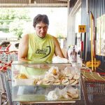 Comerciante encuentra bolso con millones de pesos y los regresa Comerciante encuentra bolso con millones de pesos y los regresa