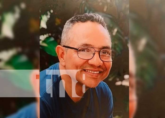 2 Foto: Familiares y compañeros de labores dan el último adiós al periodista Danilo Parajón/TN8