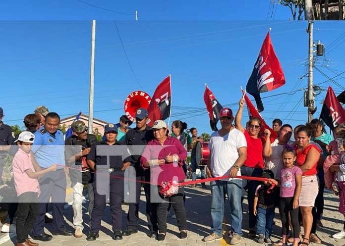 Foto: Alcaldía de La Libertad inauguró nuevas calles adoquinadas en el barrio Denis Amador / TN8