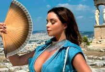 Demi Rose muestra sus atributos