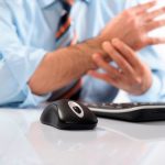 Trabajo de oficina: El síndrome del túnel carpiano, un riesgo silencioso Foto: ¿Te duele la mano al trabajar? podrías tener STC /cortesía