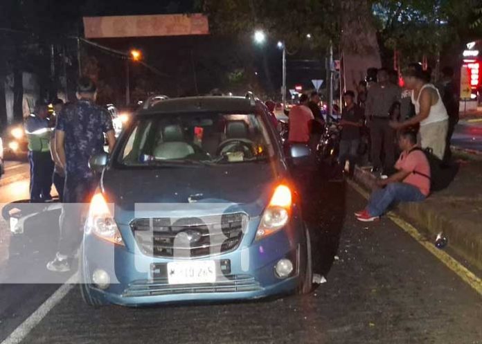 2 Foto: Accidente deja ensangrentado a motociclista en las cercanías del aeropuerto Augusto C. Sandino / TN8