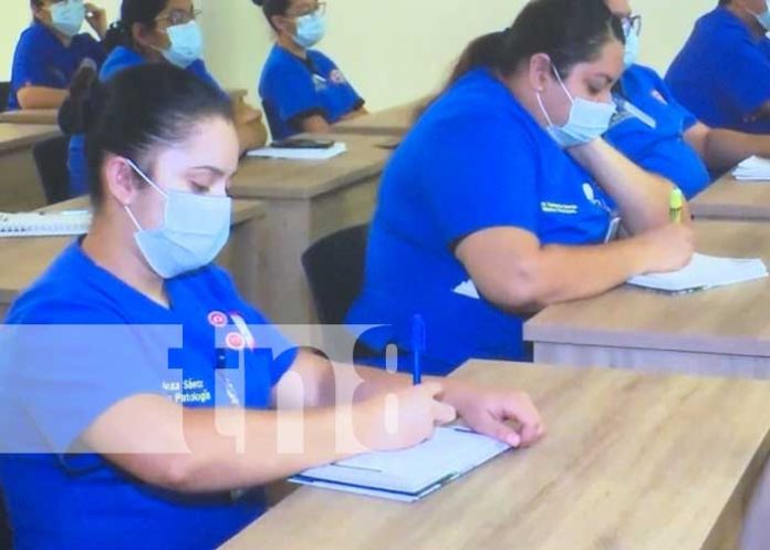 Foto: ¡A combatir el cáncer de pulmón y mama! Culmina con éxito taller de inmunohistoquímica / TN8