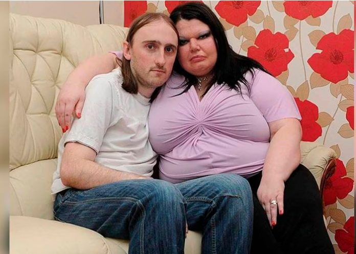 2 Debbi Wood, es ‘la mujer más celosa del mundo’ las reglas con su esposo te asombrarán