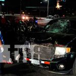 Impactante colisión entre moto y camioneta deja dos jóvenes graves en Managua Impactante colisión entre moto y camioneta deja dos Jóvenes graves en Managua