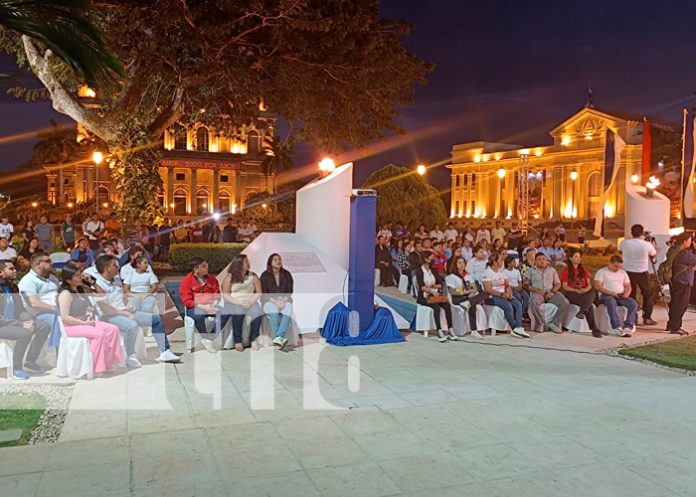 Foto: ¡Iluminan Managua con video mapping! Rinden homenaje al General Sandino/TN8
