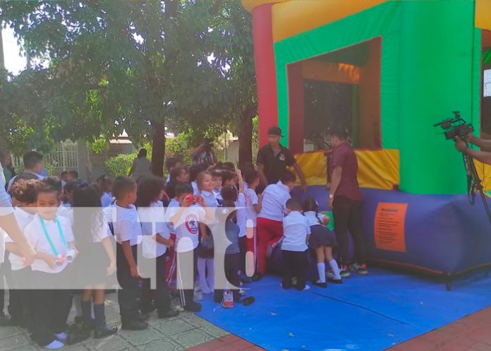 Actividad recreativa para niños y niñas