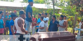 Sacan a una mujer de la tumba en Waspam