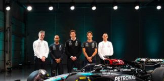 Hamilton presenta el Mercedes para la temporada 2024