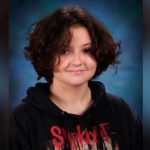 Matan a estudiante no binario en baño de escuela