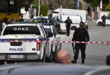 No soportó que lo despidieran y mató a tiros a la dueña y dos más en Grecia Mata a tres personas en una naviera en Grecia