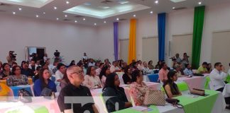 Médicos especialistas participan en Foro de Odontología