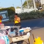 Increíble pero cierto: Mujer vendedora «acosa» a hombre en Managua Foto: Acoso callejero en Managua / TN8