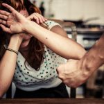 Cansada de los golpes mató a su esposo a punta de «plomazos» en México Mujer mata a su esposo en México