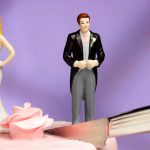 ¡Ay mamá! La halló en pleno «traca-traca» con su tío 30 minutos antes de la boda Descubierta teniendo relaciones íntimas con el tío del novio