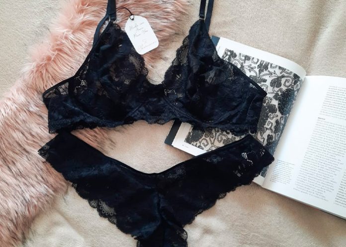 Niñas en lencería en España desata gran polémica