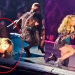 «Tremenda desmarimbada» se da Madonna en pleno concierto (VIDEO) Madonna sufre caída arriba del escenario