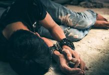 Escapa tras ser atada, violada, golpeada y encerrada por su pareja en España Escapa tras ser atada, violada y golpeada en España