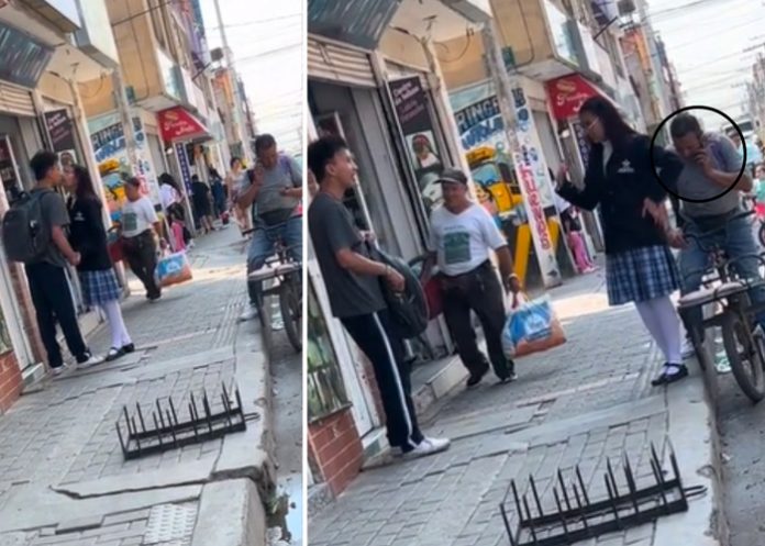 Espera a que su hija le dé besitos a su novio