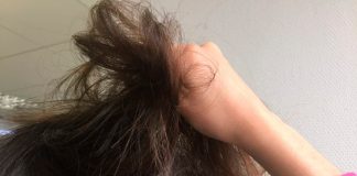 Niña defiende a su mamá durante pelea callejera