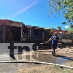 Padre e hija afectados por incendio en viviendas de un barrio en Rivas Foto: Afectaciones por incendio en un barrio de Rivas / TN8