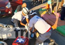 Doña Petronila con fractura en su pierna tras accidente en Carretera Nueva a León Foto: Mujer lesionada tras accidente de tránsito en Carretera Nueva a León / TN8