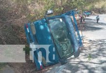 ¡Vivos de milagro! 15 personas lesionadas tras vuelco de camioncito en Chinandega