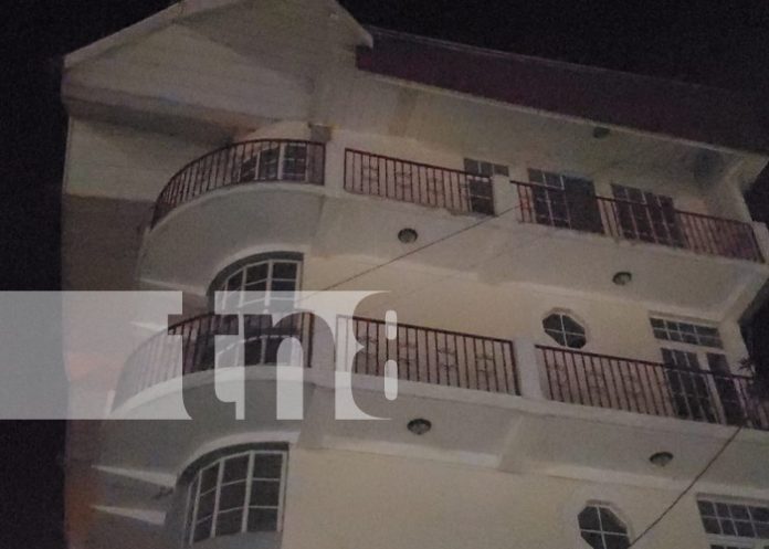 Bomberos actúan rápidamente ante cortocircuito en Hotel en Estelí