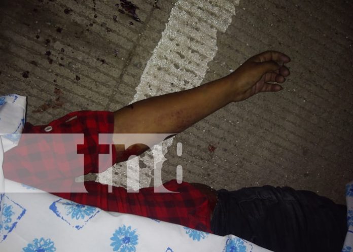 Mujer de 25 años muere tras ser atropellada por un taxi en Rosita