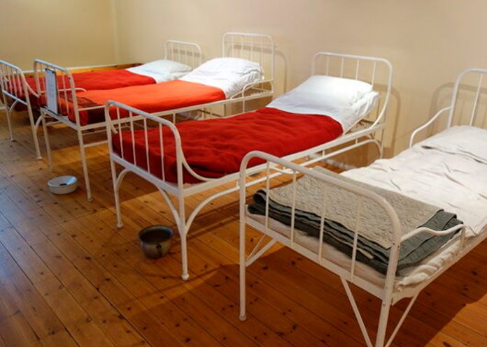 Matan a enfermero de psiquiátrico de una patada en los genitales