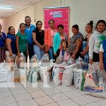 Mujeres de partos múltiples reciben paquetes alimenticios en Granada Foto: Mujeres de Granada reciben paquetes /cortesía