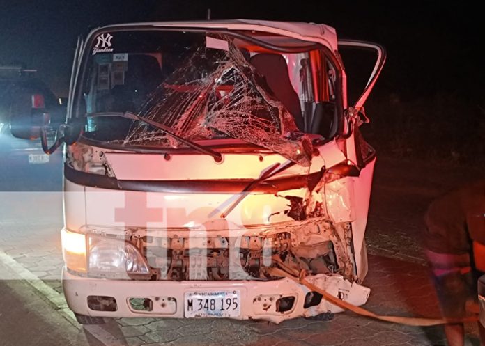 Foto: Tragedia en Tipitapa: Dos motociclistas mueren al estrellarse contra un camión/TN8