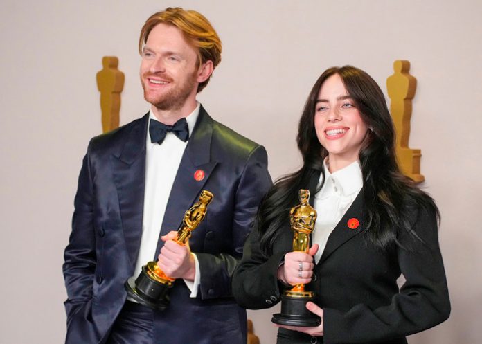 1 Foto: El mensaje detrás del pin rojo en Los Oscar /cortesía