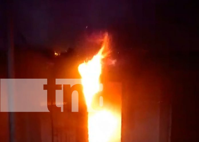 Mujer endiablada le pega fuego a su vivienda en pleito conyugal en Carazo