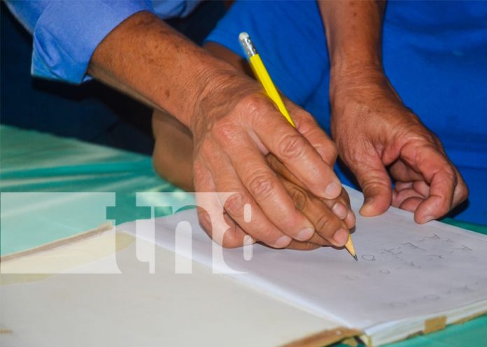 1 El legado de Erving Ampie Álvarez: 40 años de dedicación a la alfabetización en Nicaragua