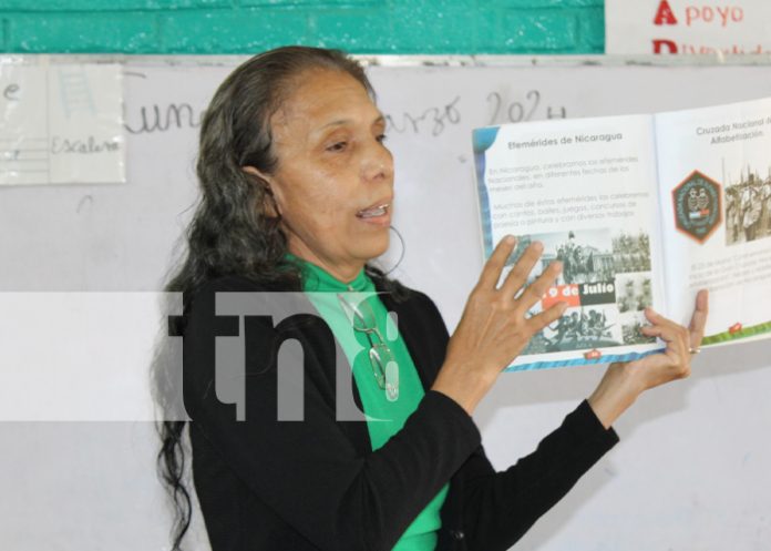 1 Prof. Reina Mejía: Una vida dedicada a erradicar el analfabetismo en Nicaragua