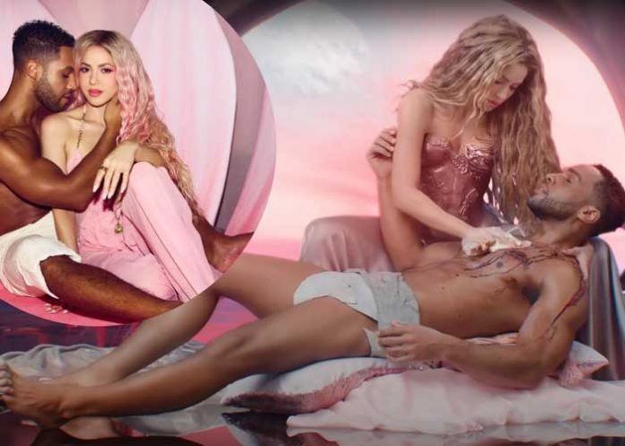 1 ¡Bien sensual! Shakira y Cardi B estrenan el video musical de 'Puntería'