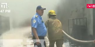 Voraz incendio reduce a cenizas una vivienda en Monseñor Lezcano-Managua