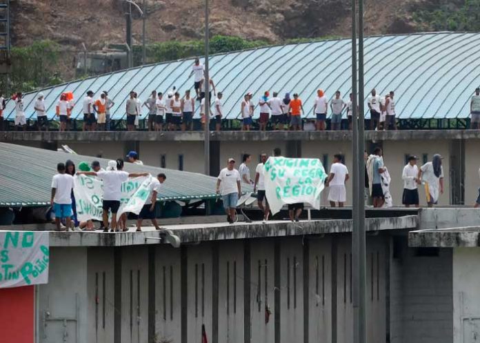1 Un muerto y heridos tras motín en una cárcel de Ecuador