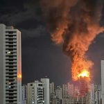 Gran incendio afecta a edificio en construcción en Brasil Foto: Gran incendio afecta a edificio en construcción en Brasil / Cortesía
